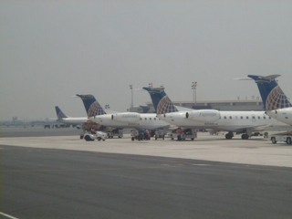 118-Airport_Jets.jpg